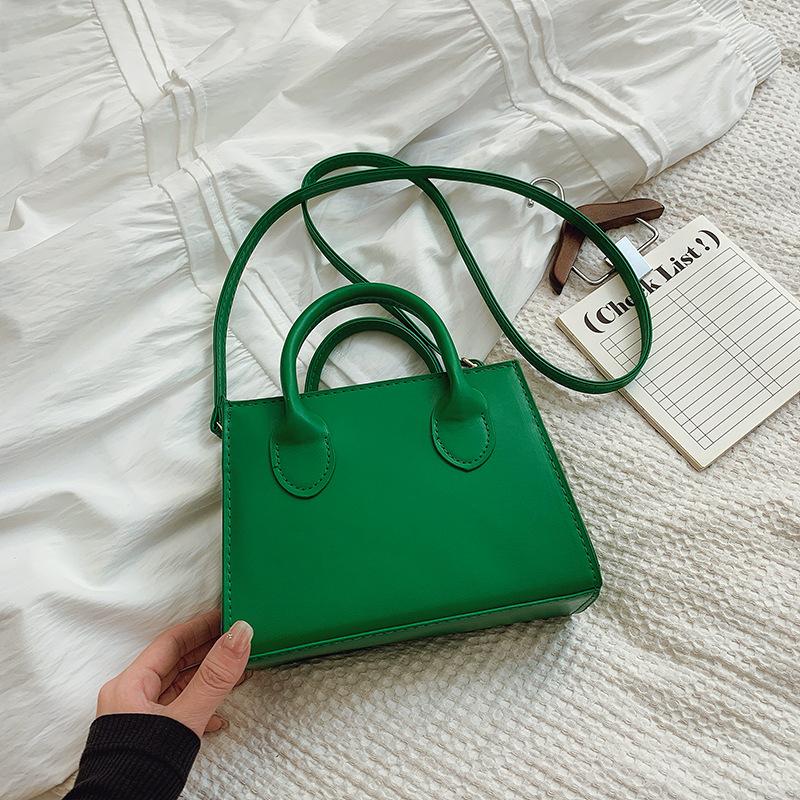 Новая маленькая сумка женская 2025 весна новая модная сумка-мессенджер модная текстурная плечевая сумочка