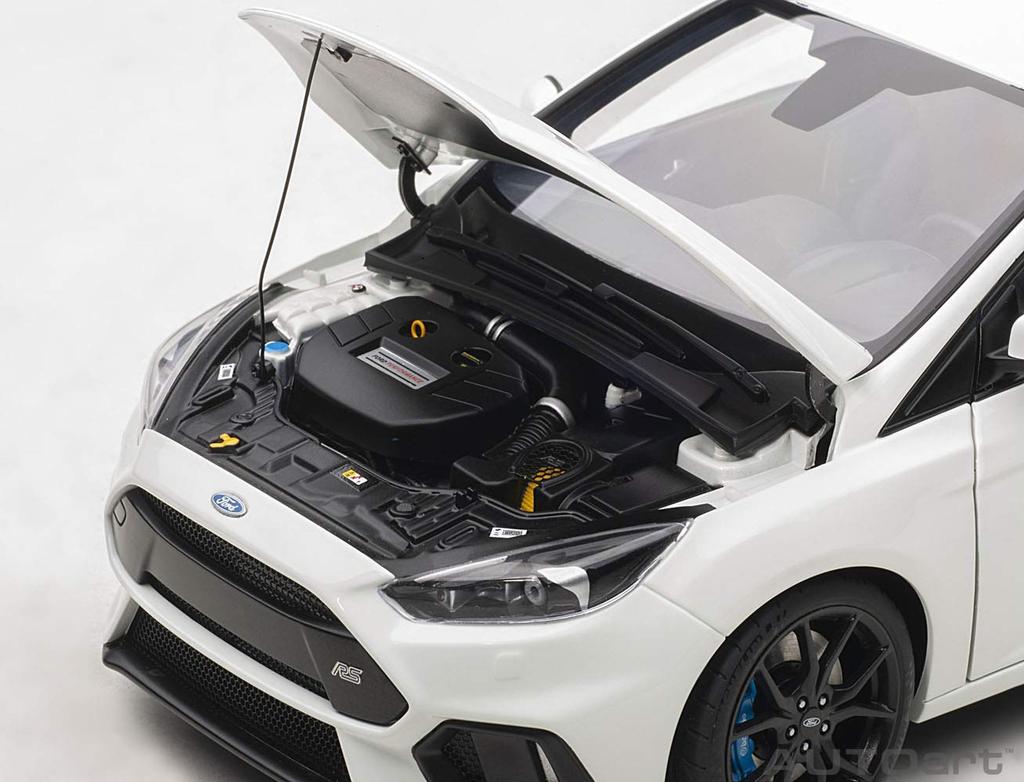 AUTOart Scale Ford Focus RS White Finished Product 1/18