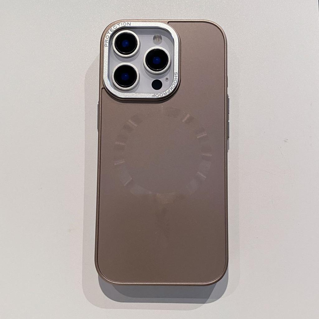Подходит для iPhone 16 Сильное Магнитное Притяжение Чехол для Телефона Матовый Apple 15 ProMax Защита от Падения 14 Чехол с Защитой Независимых Кнопок