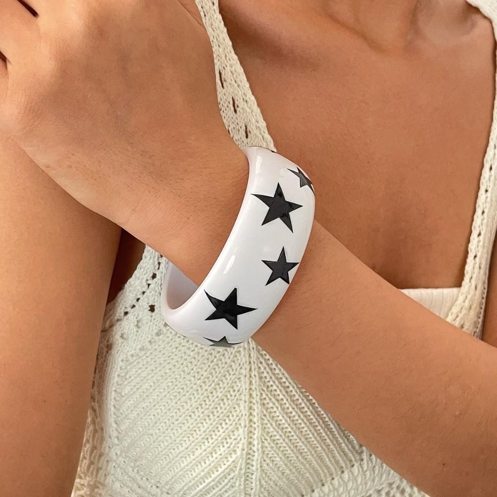 Resin Y2k Star Bangle Smudging Pentagram Hand Ring Unique Star Wide Bracelet Women