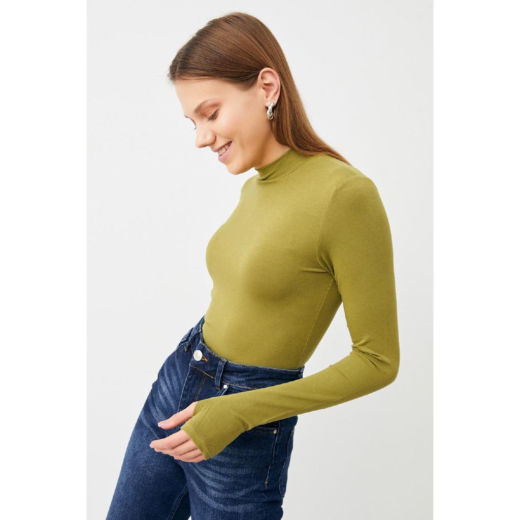 Женское черное боди с деталями на пальцах