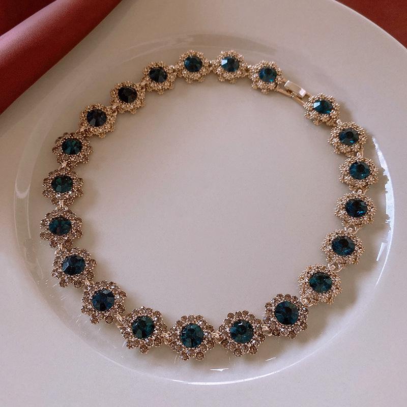 Инкрустированное бриллиантами колье-цветок и ретро-браслет, серьги - набор, европейский и американский стиль, цепочка для ключиц, ювелирные изделия высокого класса