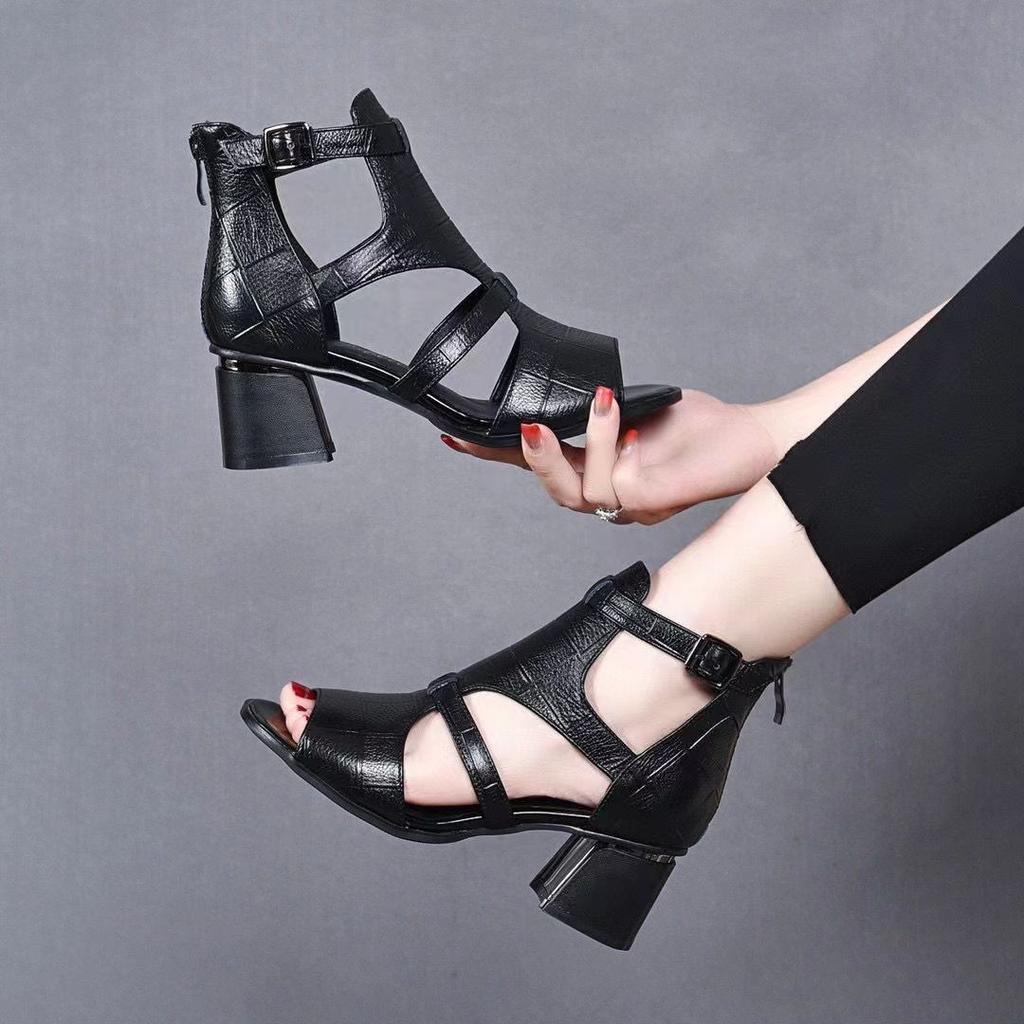 Hollow-heeled Square Roman Sandals Women Foreign Trade Thick-heeled Open-toed Fishbeak Buckled Sandals