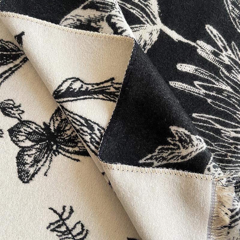 Autumn And Winter Are Full Of Flowers, Butterflies Linger In The Pastoral Style, Light Luxury Women'S Imitation Cashmere Warm Shawl Scarf