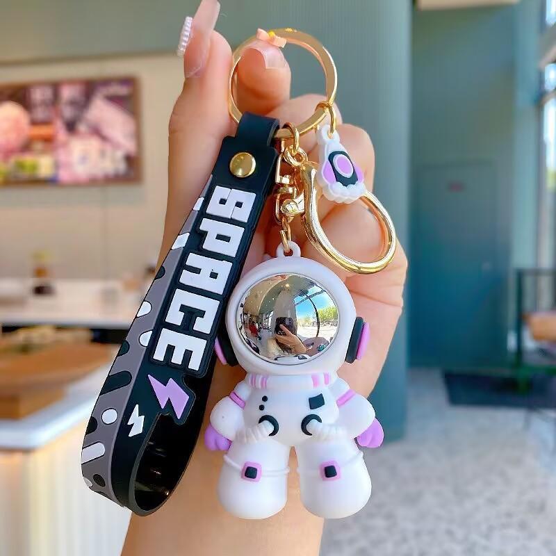 Cartoon Lightning Keychain Cute Astronaut Doll Pendant Couple Car Keyring Bag Keyholder Creative Bag Charm Accessories