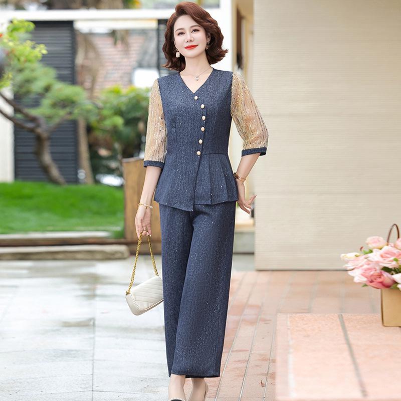 Шикарный летний комплект-двойка: Модный комплект с рукавом средней длины и брюками для женщин среднего возраста