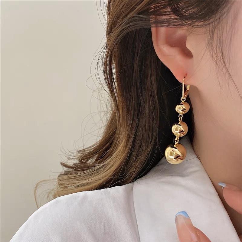A Pair Round Bead Earrings Bead Design Earrings Simple Multi-Layer Sphere Fashionable Ear Accessories European And American Style