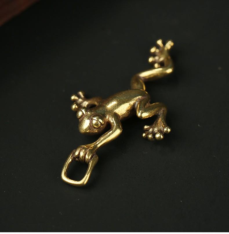 Metal Frog Keychain Pendant DIY Hardware Accessories for Crafting and Decoration Suitable for Various Creative Projects and Personal Use