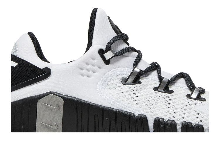 Nike Wmns Free Metcon 4 Premium 'White Black Silver'