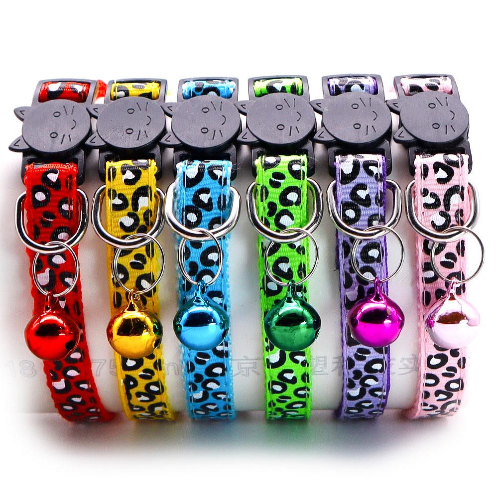 Винтажный ошейник для питомцев с леопардовым принтом для кошек и собак, регулируемый шейный ремешок с колокольчиком, мягкий удобный ретро аксессуар для питомцев