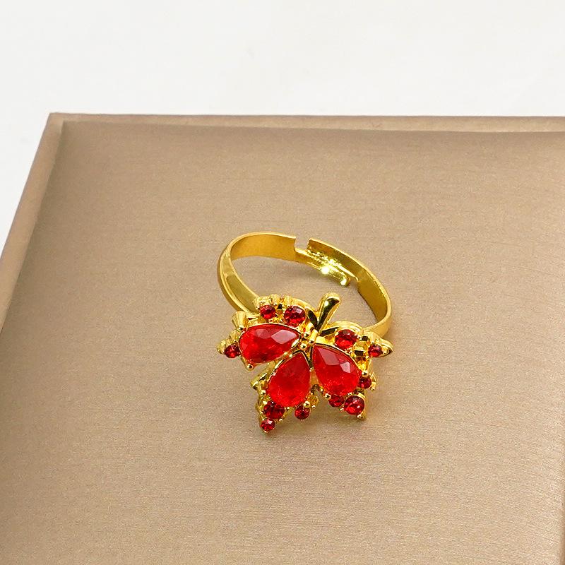 Autumn Maple Leaf Pendant Necklace - High-End Niche Design for Women