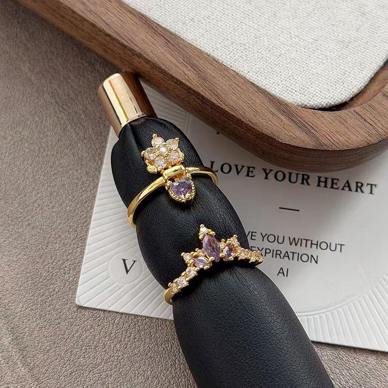 Ретро Изысканный Темперамент Кленовый Лист Фиолетовый Циркон Блестящий Алмазный Кольцо Женское Легкая Роскошь Штабелируемое Персонализированное Кольцо