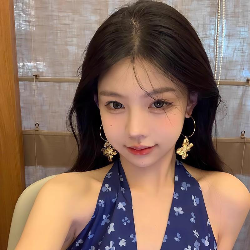 Винтажные красные серьги-кольца в гонконгском стиле: Элегантный женский аксессуар на осень/зиму