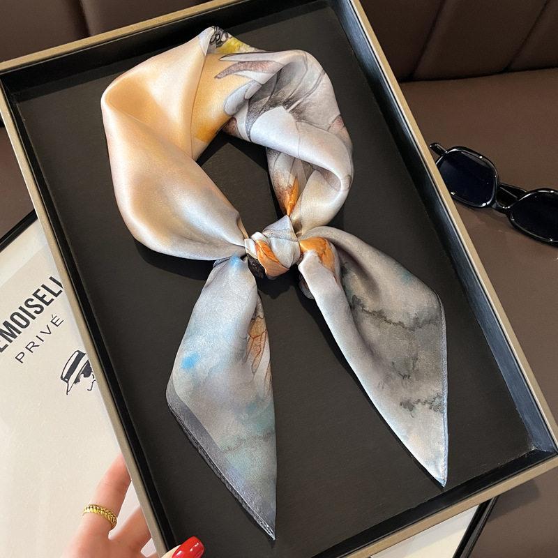 New ink and wash ancient town mulberry silk silk scarf women's silk scarf Hangzhou silk 71 square scarf for mothers and elders