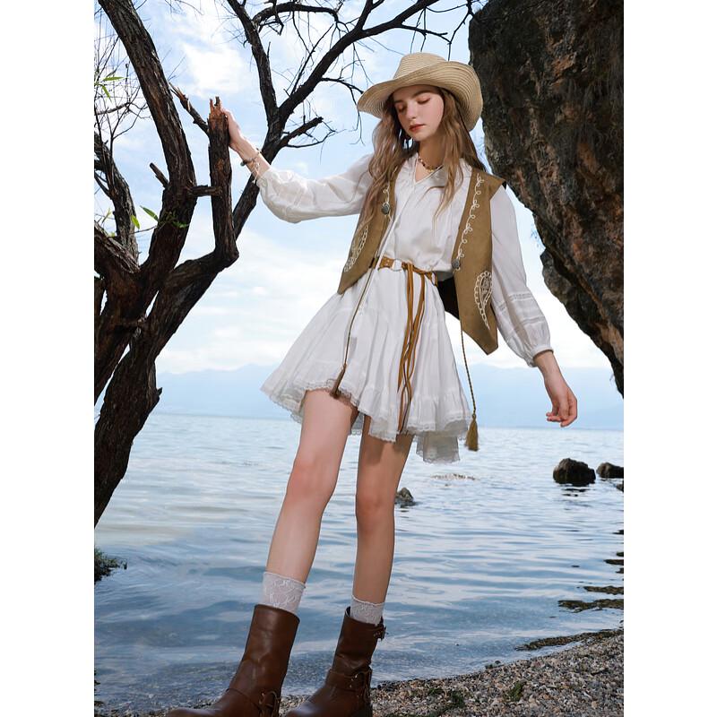 Sancai 2025 Осень Жилет с V-образным вырезом из искусственной замши в стиле бохо с бахромой