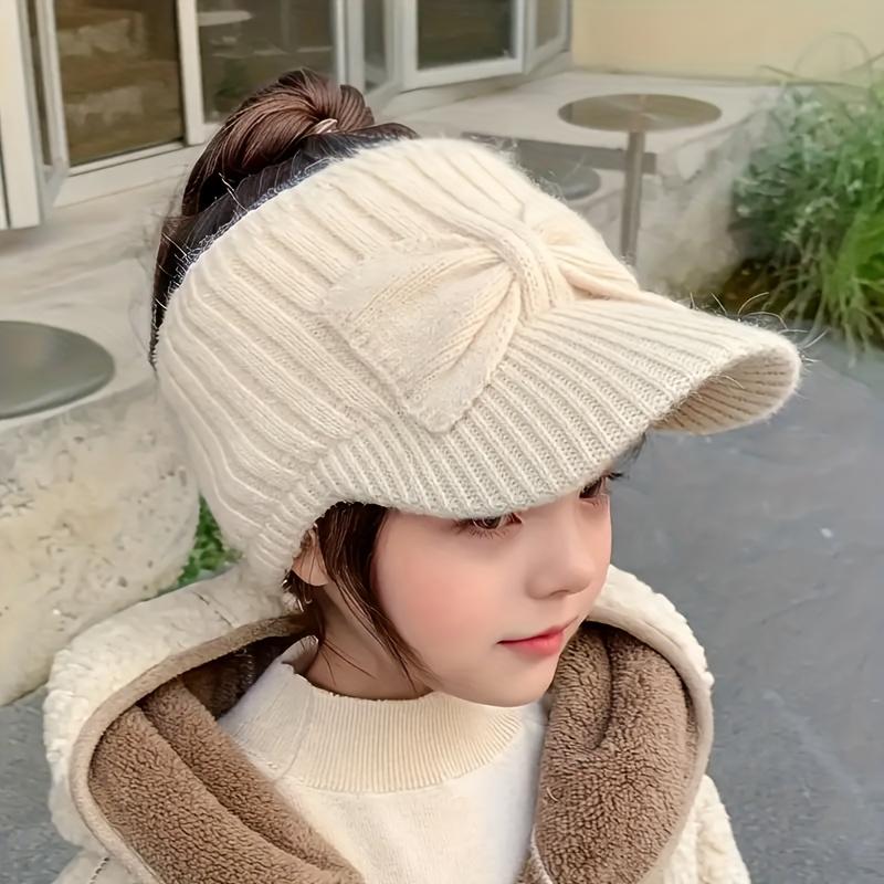 Вязаная шапка-бини для девочек-подростков, мягкая теплая зимняя шапка с отверстием для хвостика и декоративным узлом в виде банта, легкая, свободная шапка с козырьком