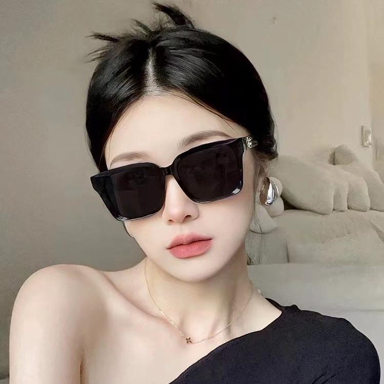 New fashion square sunglasses, sun protection and UV protection sunglasses, European and American high-end women's sunglasses