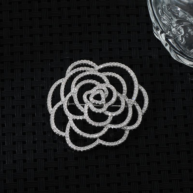 XZ60221 Small Fragrance Brooch High-grade Female Camellia Corsage 2023 New Fashion Luxury Pin Accessories Delicate Anti-slip