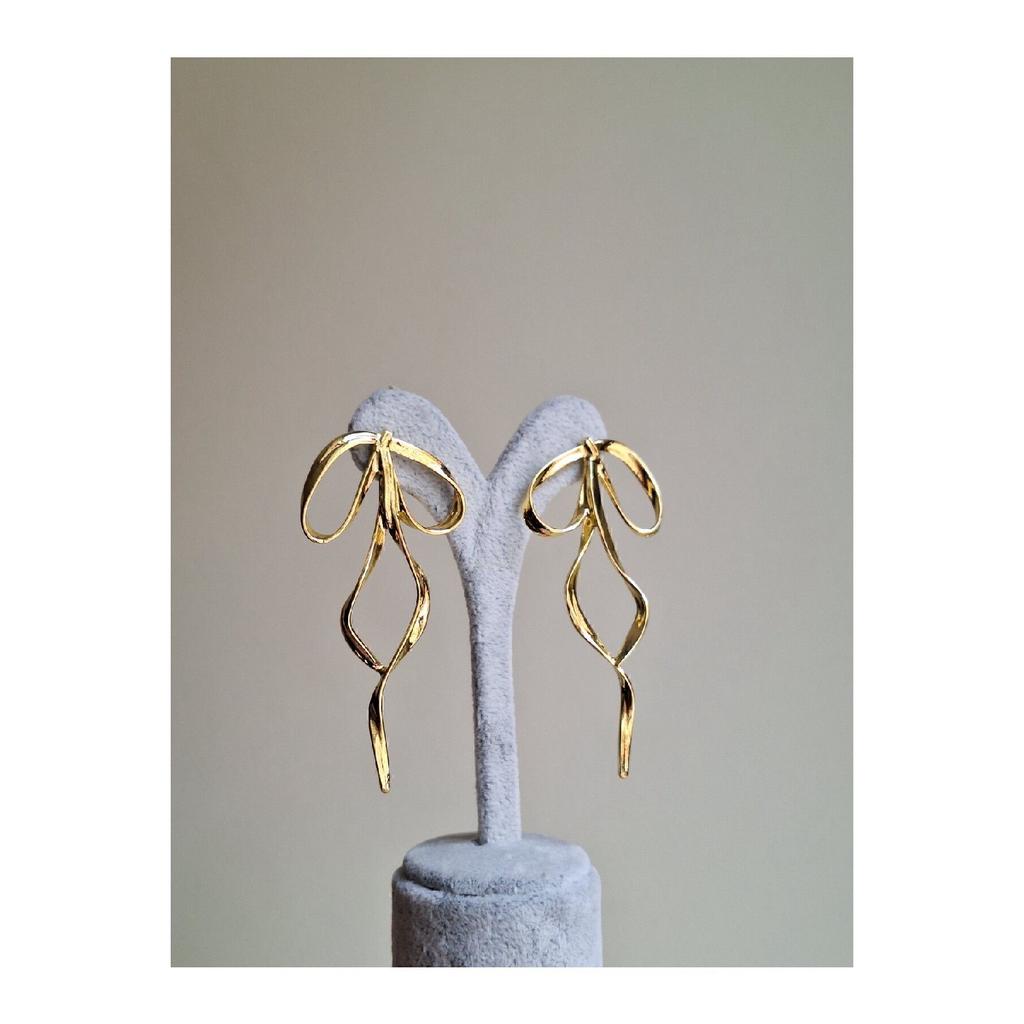 Стальная серьга-бантик, золото