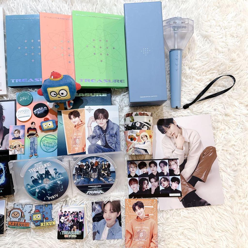 [USED] Treasure Goods Bundle Sale: Penlights, Trading Cards, Albums