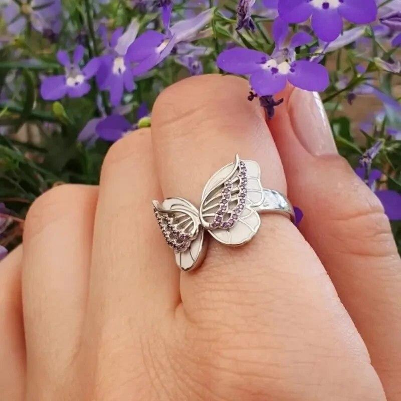 Elegant Silver Color Carving Styled Butterfly Rings Exquisite Fashion Inlaid Purple Zircon Engagement Wedding Rings for Women