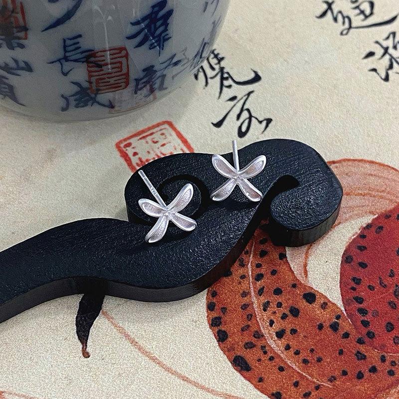 Серьги-цветы матовая текстура легкая роскошь элитный женский нишевый дизайн новый стиль