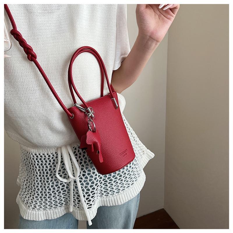 Fashion Light Luxury Bucket Bag Women's New Versatile Small Bag Wind Shoulder Crossbody Armpit Bag