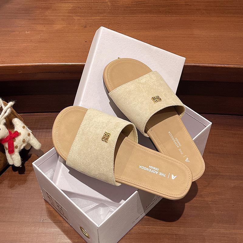 Французские шлепанцы на плоской подошве в стиле Сяосянфэн, женские, летние 2025, новые, повседневные, универсальные, для пляжа, шлепанцы-шлепки