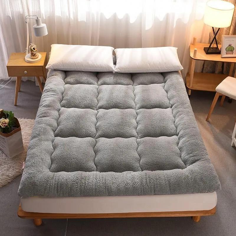 Мягкий матрас татами из кашемира ягненка - Складной топпер для односпальной/двуспальной кровати, Толстый теплый мат с ремнями для спальни