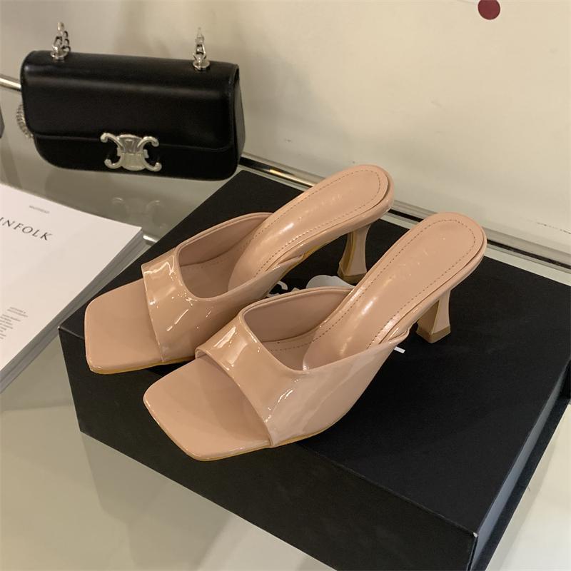 High Heels Women's Summer 2025 New Retro Square Head Stiletto Sandals Niche Design Women's Slippers Outside