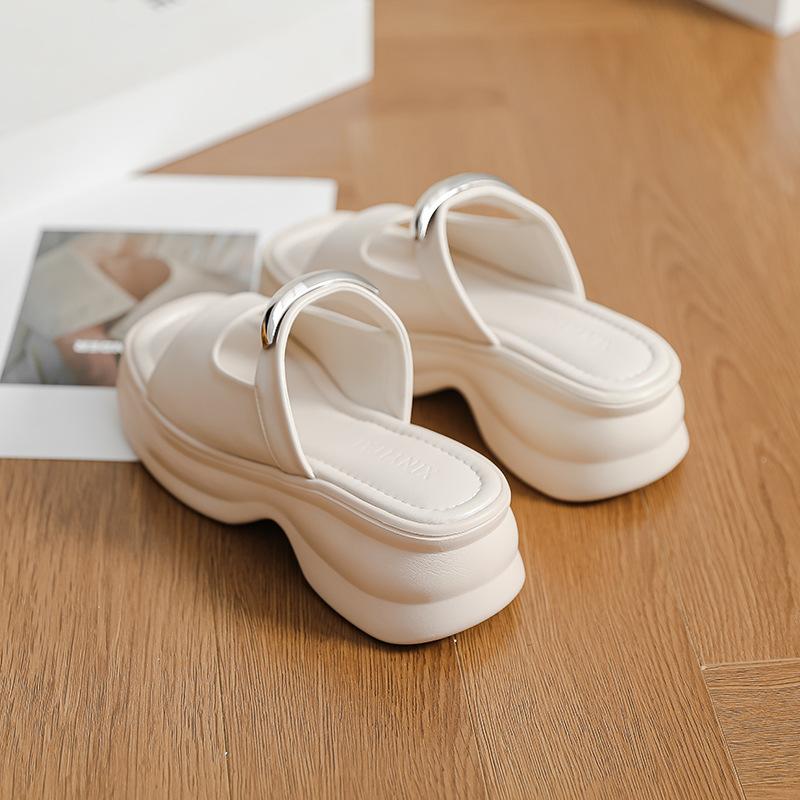 Retro temperament literary and artistic slippers women's 2025 summer new versatile metal decorative thick heel Mary Jane cool slippers