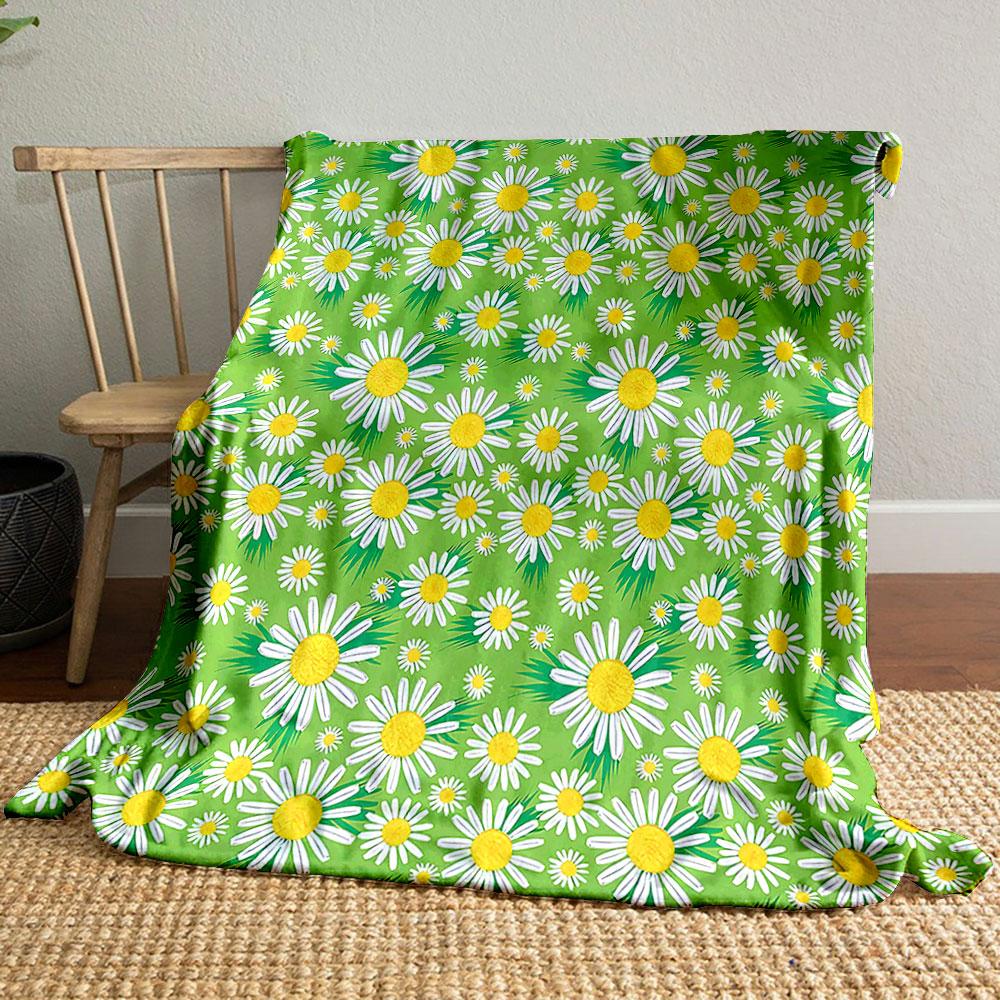 White Daisies on Green Background Patterned blanket, flannel, suitable for all seasons, home decor, warm and cozy