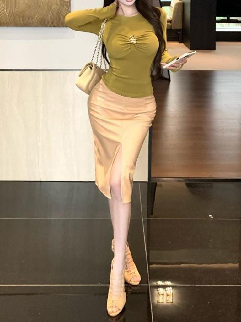 Women's Olive Green Pleated Round Neck Long Sleeve T-shirt, Slim Fit Base Layer for Spring/Autumn