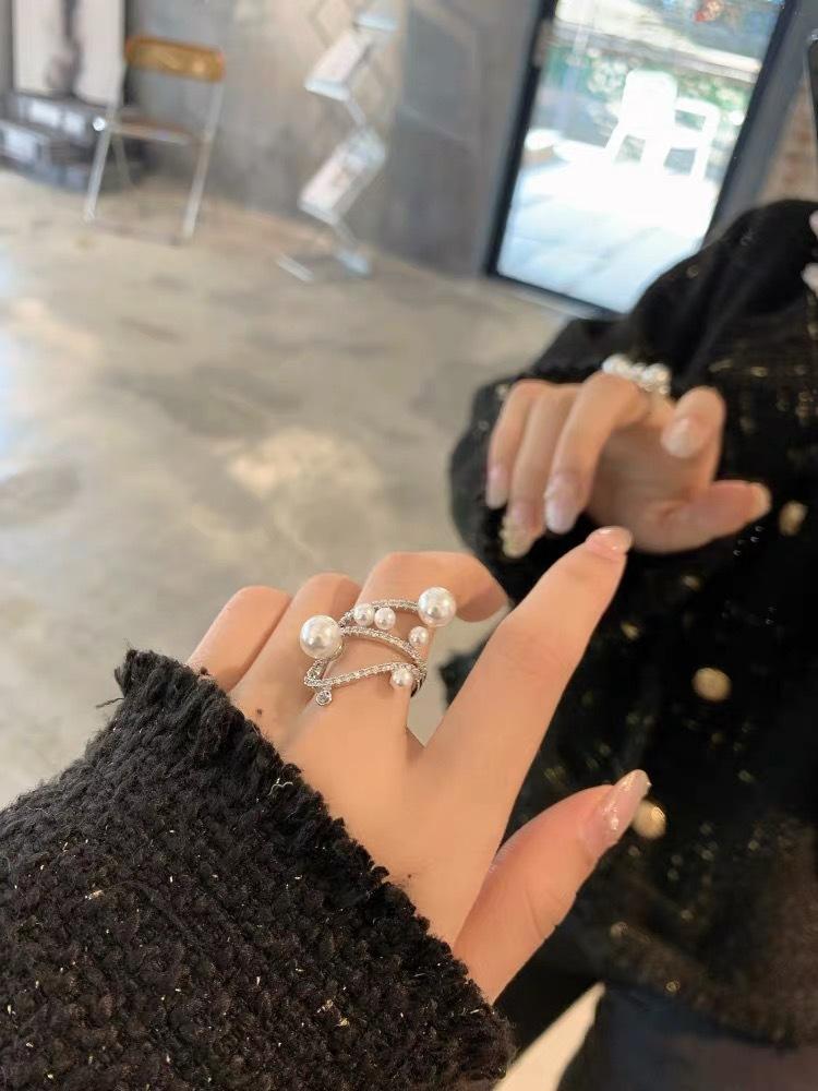 Ring Women's Fashion Personality Winding Diamond-set Pearl Ring Opening