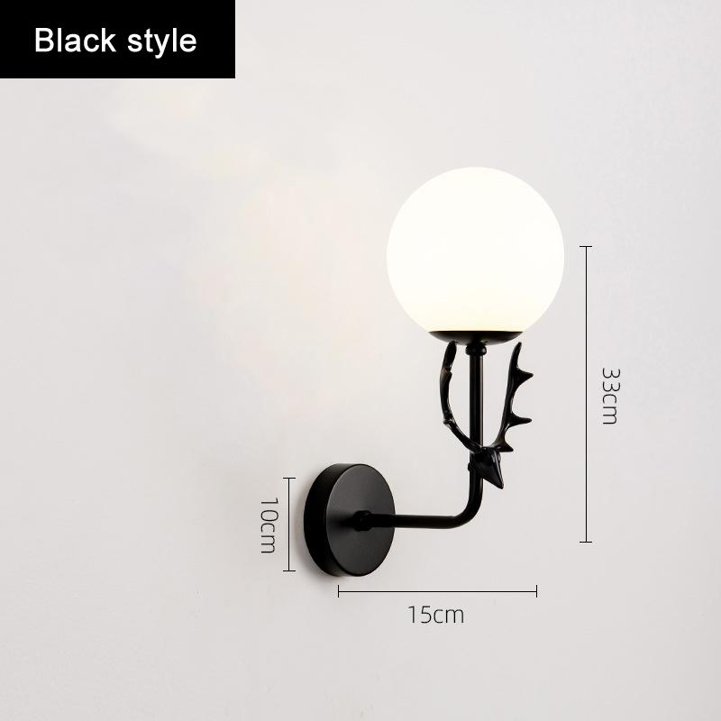 Настенный светильник в гостиной простой и современный, а спальня в стиле скандинавских рогов креативная. Настольная лампа для прихожей и балкона
