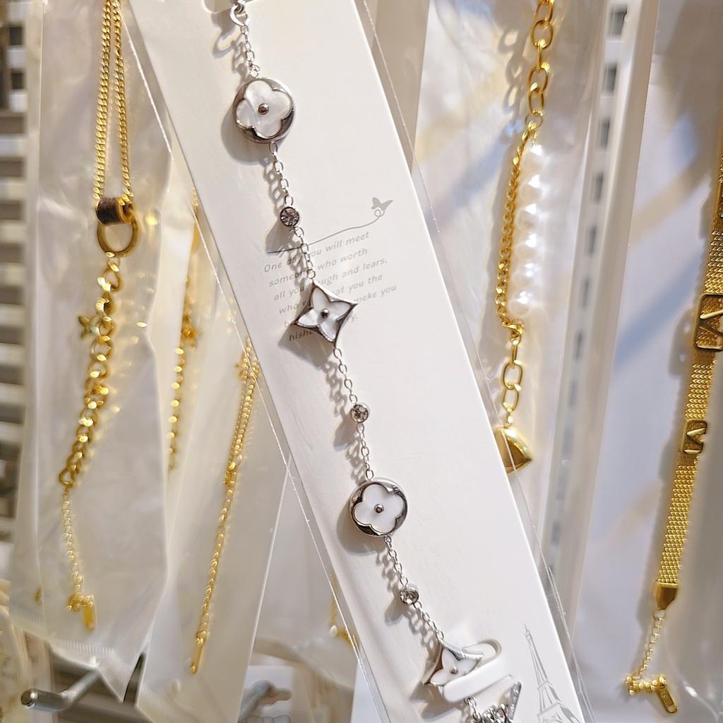 Браслет из титановой стали для купания, браслет с четырехлистным клевером, универсальный и высококлассный женский браслет