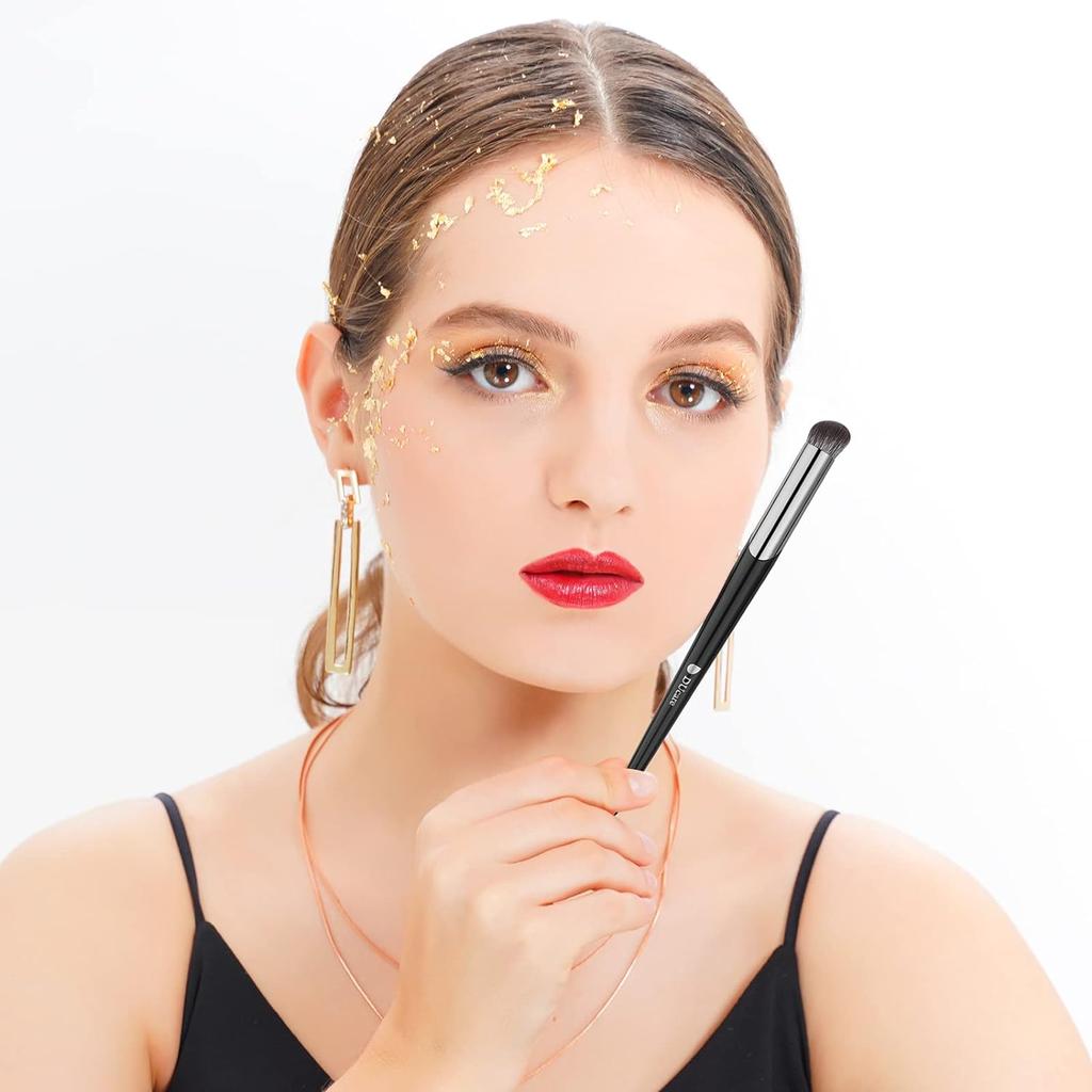 DUcare Кисть для консилера под глазами, угловая кисть для небольшого контура носа, тонкая тонкая тональная основа для лица, бровей и глаз, жидкий крем для растушевки