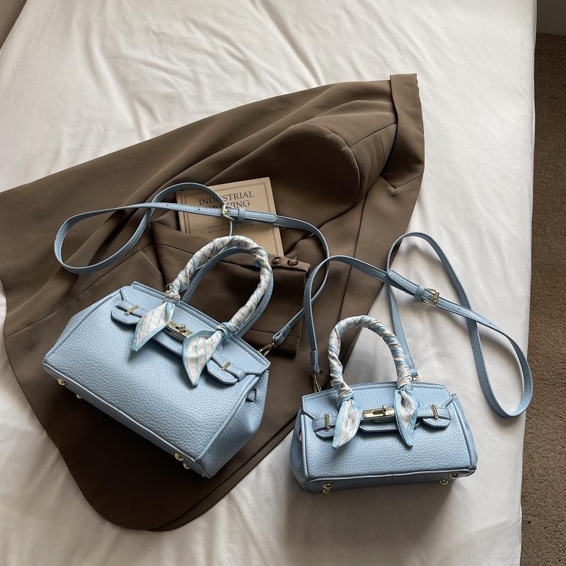 New Commuter Handbag Women's Fashion Versatile Shoulder Messenger Bag