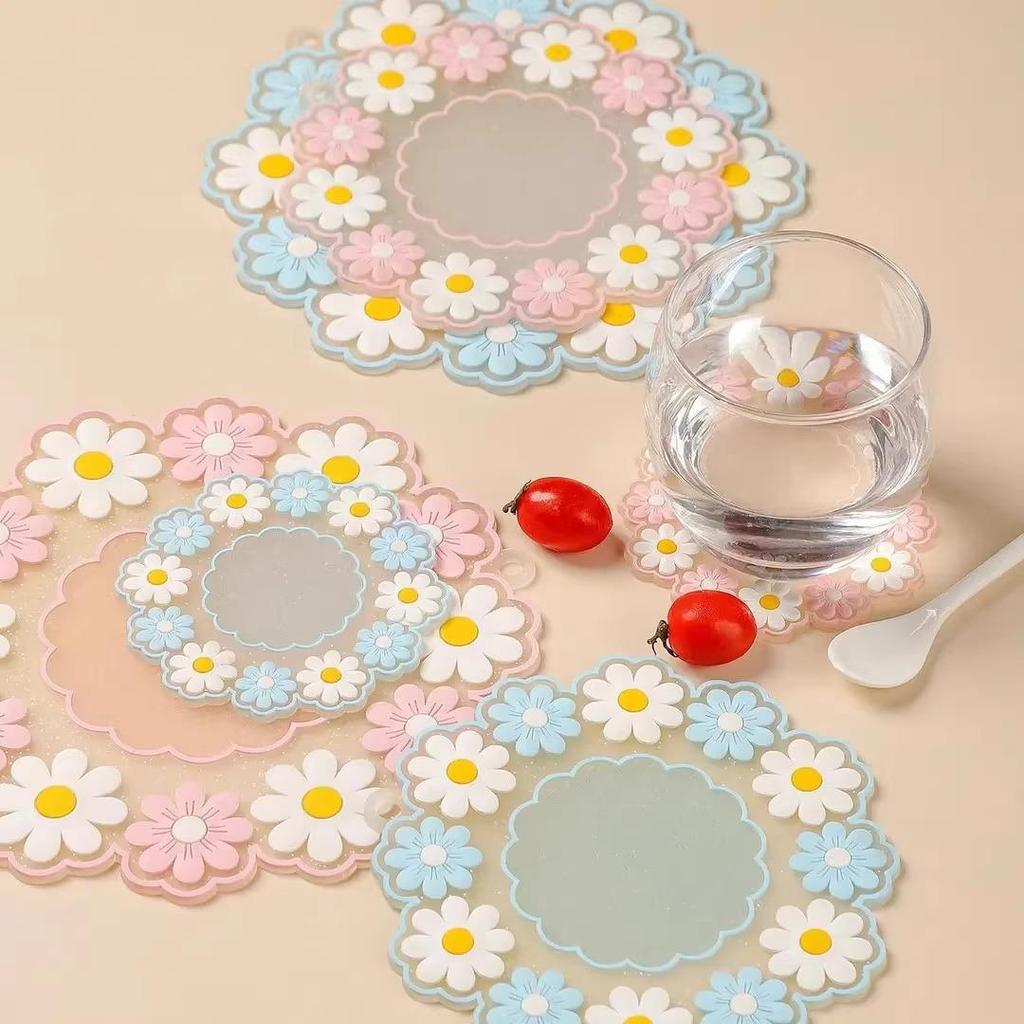 Newcomer Insulation Pad: Heat-Resistant Cartoon Silicone Coaster & Placemat