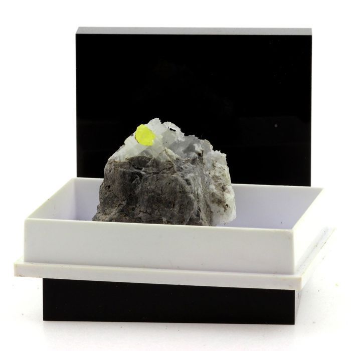 Soufre + Gypse 89.4 carats