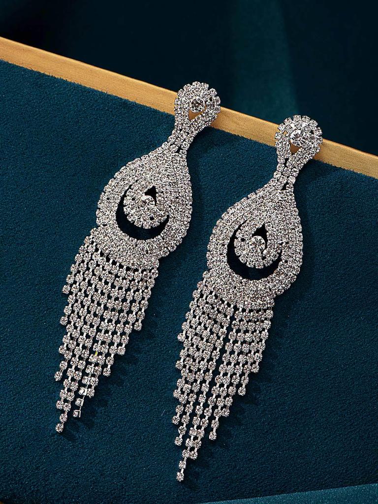 Luxurious Diamond Tassel Earrings: Shimmering, High-End Fashion for Exquisite European & American Style Party Wear.