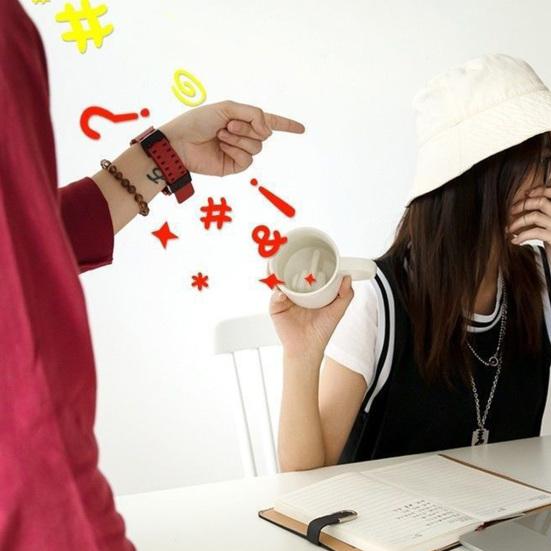 К черту Средний палец Кружка Новинка Керамическая Кружка для Кофе со Средним Пальцем 300 мл Смешная Кружка Подарок-Розыгрыш на День Рождения для Друзей Семьи