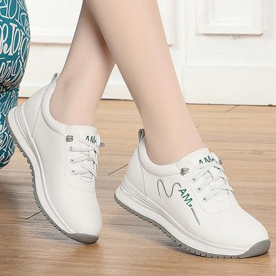 Модная обувь для мам Удобная и не утомляющая спортивная белая обувь для женщин на весну и осень Дорожная повседневная обувь Обувь на мягкой подошве Женская