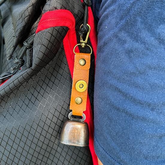 Уличный звонок-подвеска с громким чистым звуком для отпугивания медведей, искусственная кожа, легко крепится