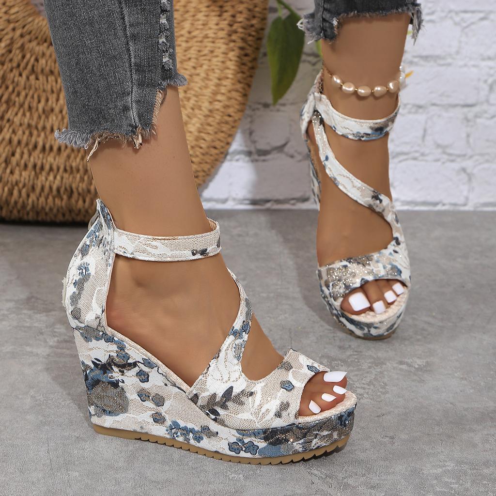 Женские босоножки на танкетке 2024 года, летние модные босоножки с рыбьим ртом, большие размеры, сексуальные женские босоножки с закрытым носком, туфли на платформе для женщин