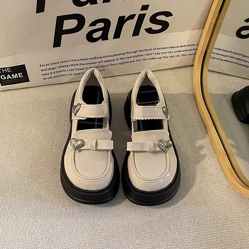 Маленькие кожаные туфли для девочек 2025 весна и осень новые, детские туфли-принцессы на мягкой подошве для детей среднего и старшего возраста, детские туфли-пинетки для маленькой девочки