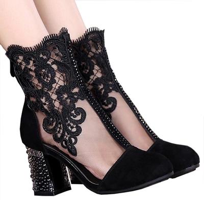 Женские кружевные ботинки