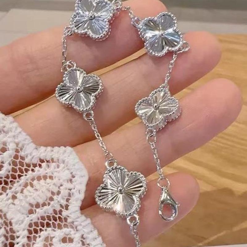 Браслет с четырьмя листочками клевера, легкий, роскошный, темпераментный, женский, нишевый дизайн, браслет с пятью цветами Sense Lucky