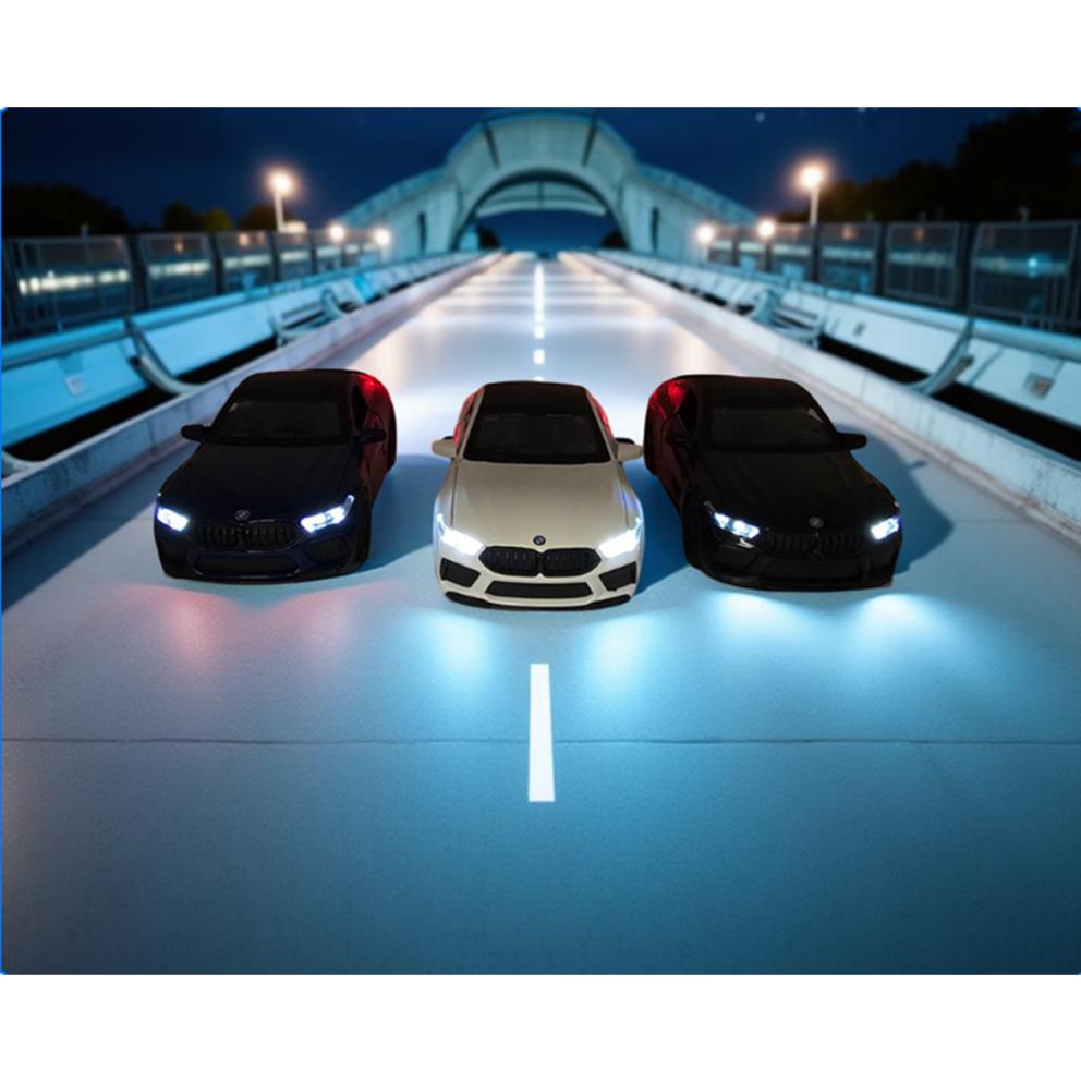 BMW M8 High-Performance Coupe Sports Car 1:32 Diecast Model