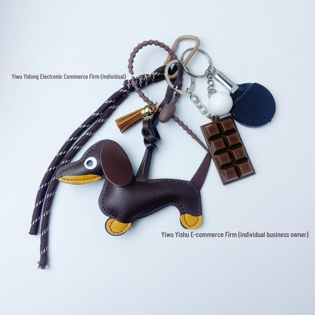 Брелок из искусственной кожи в виде таксы: Милый трансграничный аксессуар для автомобиля и креативное украшение для сумки.